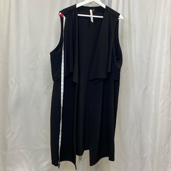 Sleeveless Cardigan 🖤 - Picture 6 of 7